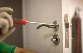 Avon Locksmith Service Avon, MA 508-392-4260 - 5-Locks-Repair